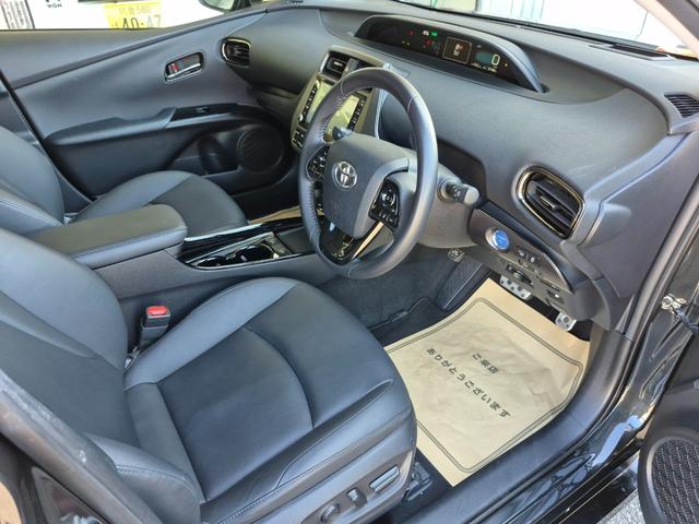 プリウス Ａツーリングセレクション・ブラックエディション　ワンオーナー／純正メモリナビ（Ｂｌｕｅｔｏｏｔｈ／ＵＳＢ）／全方位カメラ／ビルトインＥＴＣ／シートヒーター／パワーシート／コーナーセンサー／トノカバー／ＬＥＤフォグライト／トヨタセーフティセンス（33枚目）