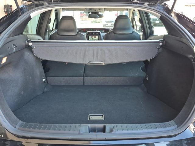 プリウス Ａツーリングセレクション・ブラックエディション　ワンオーナー／純正メモリナビ（Ｂｌｕｅｔｏｏｔｈ／ＵＳＢ）／全方位カメラ／ビルトインＥＴＣ／シートヒーター／パワーシート／コーナーセンサー／トノカバー／ＬＥＤフォグライト／トヨタセーフティセンス（39枚目）