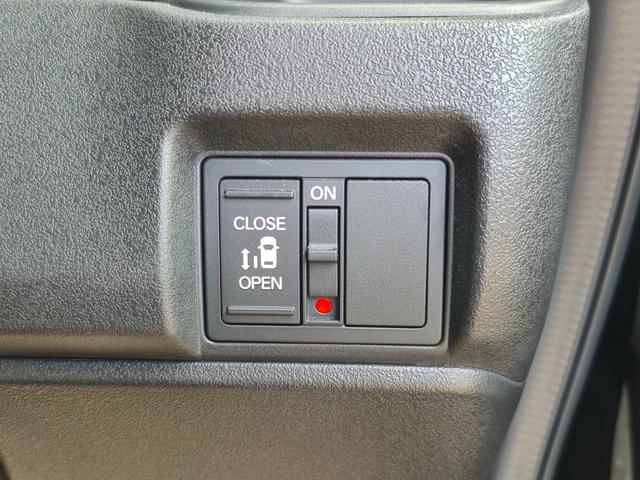 N-BOXカスタム ベースグレード 当社代車使用/純正8インチナビ(フルセグ/Bluetooth/USB)/バックカメラ/コーナーセンサー/電動スライド/LEDライト/レベライザー/ホンダセンシング(18枚目)