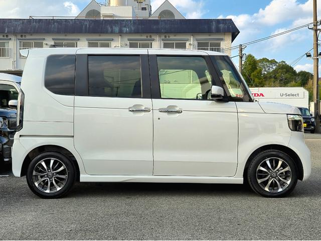 Ｎ－ＢＯＸカスタム ベースグレード　当社代車使用／純正８インチナビ（フルセグ／Ｂｌｕｅｔｏｏｔｈ／ＵＳＢ）／バックカメラ／コーナーセンサー／電動スライド／ＬＥＤライト／レベライザー／ホンダセンシング（24枚目）