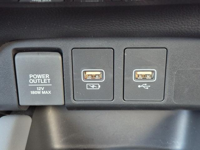 フィット e:HEVRS 当社代車使用/純正メモリナビ(フルセグ/Bluetooth/USB)/バックカメラ/ビルトインETC2.0/コーナーセンサー/パドルシフト/RS専用インテリア/ホンダセンシング(14枚目)