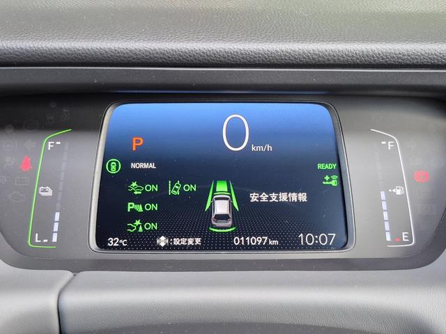 フィット e:HEVRS 当社代車使用/純正メモリナビ(フルセグ/Bluetooth/USB)/バックカメラ/ビルトインETC2.0/コーナーセンサー/パドルシフト/RS専用インテリア/ホンダセンシング(17枚目)
