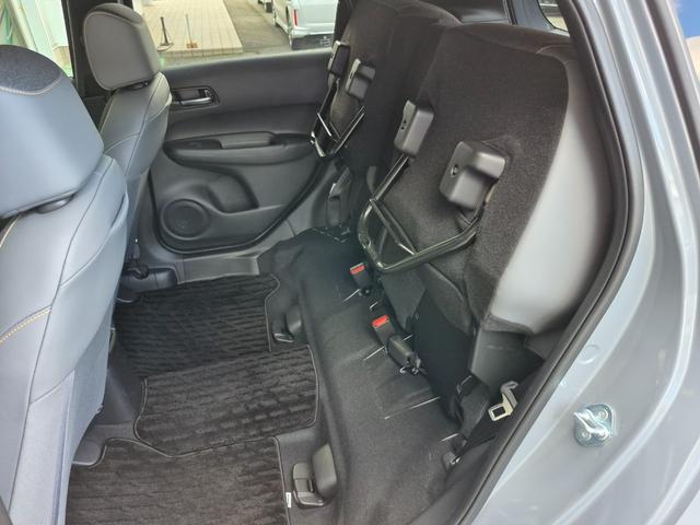 フィット e:HEVRS 当社代車使用/純正メモリナビ(フルセグ/Bluetooth/USB)/バックカメラ/ビルトインETC2.0/コーナーセンサー/パドルシフト/RS専用インテリア/ホンダセンシング(40枚目)