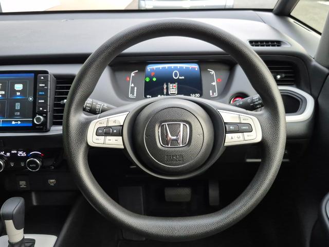 フィット ホーム　当社代車使用／メーカー純正メモリナビ（フルセグ／ＣＤ／ＤＶＤ／Ｂｌｕｅｔｏｏｔｈ／ＵＳＢ）／バックカメラ／ＬＥＤヘッドライト／コーナーセンサー／ブレーキホールド／ホンダセンシング（8枚目）