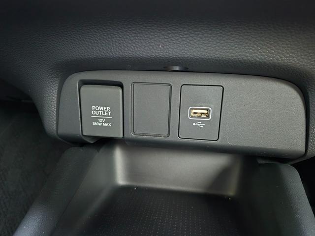 フィット ホーム　当社代車使用／メーカー純正メモリナビ（フルセグ／ＣＤ／ＤＶＤ／Ｂｌｕｅｔｏｏｔｈ／ＵＳＢ）／バックカメラ／ＬＥＤヘッドライト／コーナーセンサー／ブレーキホールド／ホンダセンシング（13枚目）