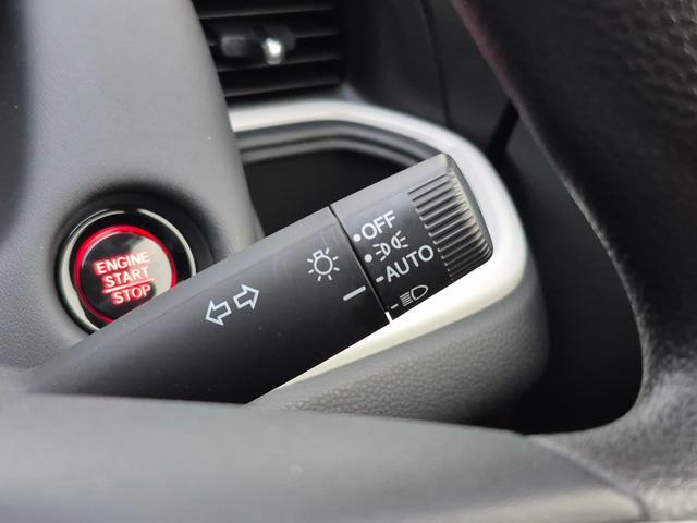 フィット ホーム　当社代車使用／メーカー純正メモリナビ（フルセグ／ＣＤ／ＤＶＤ／Ｂｌｕｅｔｏｏｔｈ／ＵＳＢ）／バックカメラ／ＬＥＤヘッドライト／コーナーセンサー／ブレーキホールド／ホンダセンシング（18枚目）