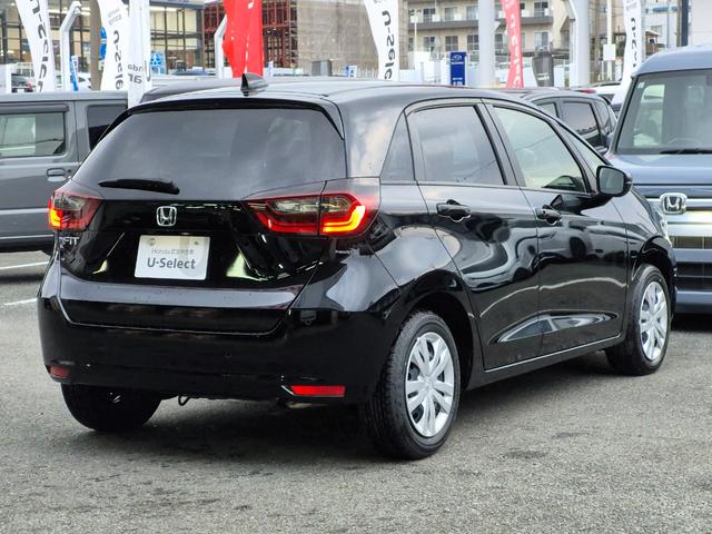 フィット ホーム　当社代車使用／メーカー純正メモリナビ（フルセグ／ＣＤ／ＤＶＤ／Ｂｌｕｅｔｏｏｔｈ／ＵＳＢ）／バックカメラ／ＬＥＤヘッドライト／コーナーセンサー／ブレーキホールド／ホンダセンシング（26枚目）