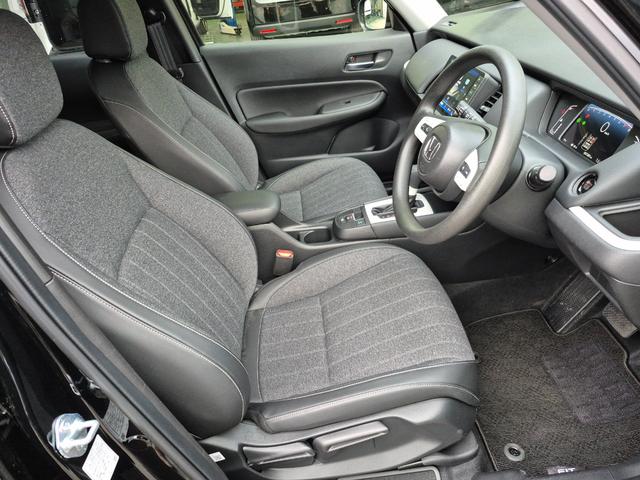 フィット ホーム　当社代車使用／メーカー純正メモリナビ（フルセグ／ＣＤ／ＤＶＤ／Ｂｌｕｅｔｏｏｔｈ／ＵＳＢ）／バックカメラ／ＬＥＤヘッドライト／コーナーセンサー／ブレーキホールド／ホンダセンシング（33枚目）