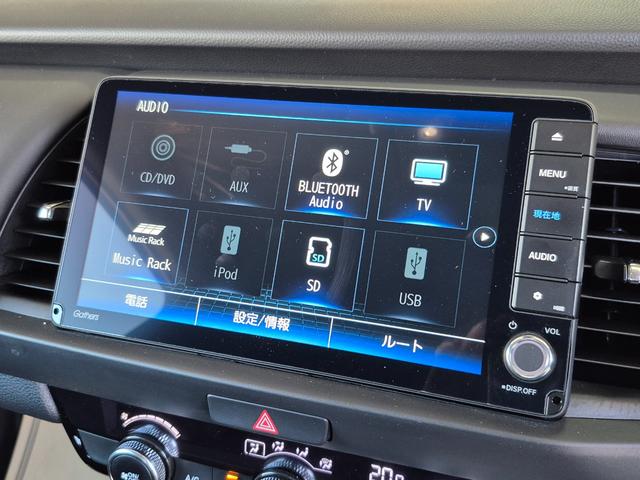 フィット ホーム　当社代車使用／メーカー純正メモリナビ（フルセグ／ＣＤ／ＤＶＤ／Ｂｌｕｅｔｏｏｔｈ／ＵＳＢ）／バックカメラ／ＬＥＤヘッドライト／コーナーセンサー／ブレーキホールド／ホンダセンシング（10枚目）