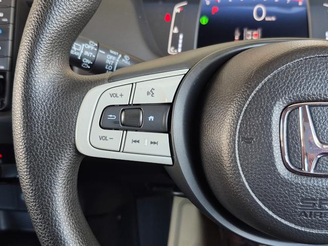 フィット ホーム　当社代車使用／メーカー純正メモリナビ（フルセグ／ＣＤ／ＤＶＤ／Ｂｌｕｅｔｏｏｔｈ／ＵＳＢ）／バックカメラ／ＬＥＤヘッドライト／コーナーセンサー／ブレーキホールド／ホンダセンシング（15枚目）