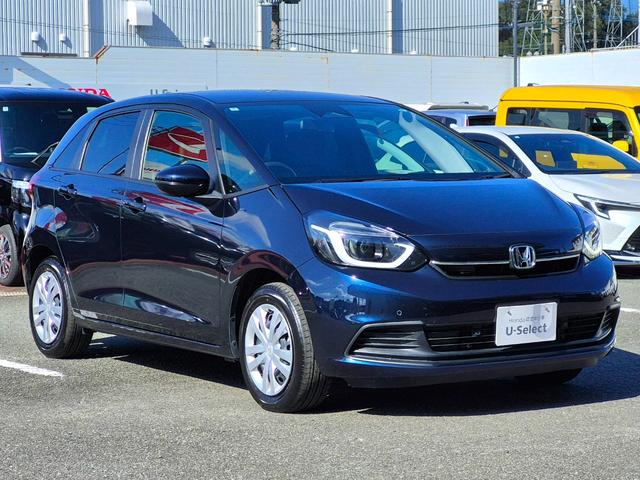 フィット ホーム　当社代車使用／メーカー純正メモリナビ（フルセグ／ＣＤ／ＤＶＤ／Ｂｌｕｅｔｏｏｔｈ／ＵＳＢ）／バックカメラ／ＬＥＤヘッドライト／コーナーセンサー／ブレーキホールド／ホンダセンシング（21枚目）