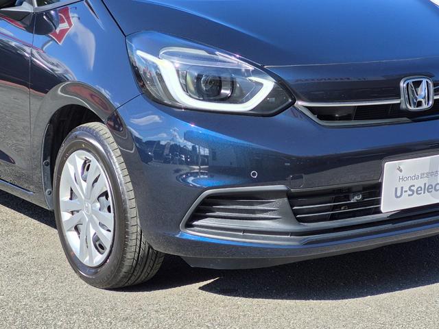 フィット ホーム　当社代車使用／メーカー純正メモリナビ（フルセグ／ＣＤ／ＤＶＤ／Ｂｌｕｅｔｏｏｔｈ／ＵＳＢ）／バックカメラ／ＬＥＤヘッドライト／コーナーセンサー／ブレーキホールド／ホンダセンシング（22枚目）