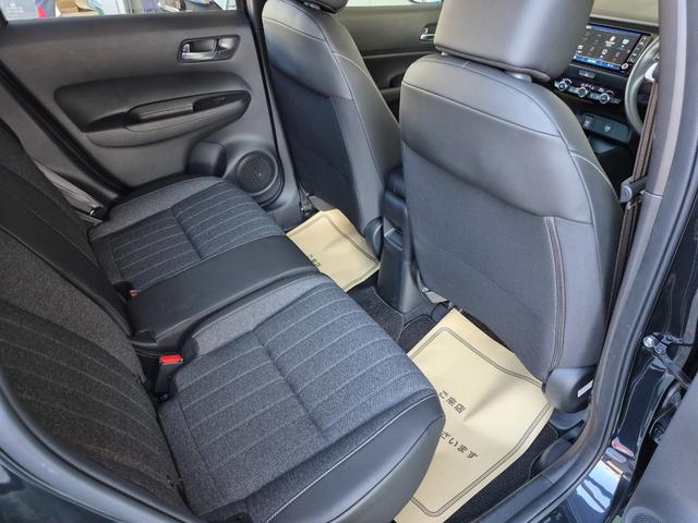 フィット ホーム　当社代車使用／メーカー純正メモリナビ（フルセグ／ＣＤ／ＤＶＤ／Ｂｌｕｅｔｏｏｔｈ／ＵＳＢ）／バックカメラ／ＬＥＤヘッドライト／コーナーセンサー／ブレーキホールド／ホンダセンシング（33枚目）