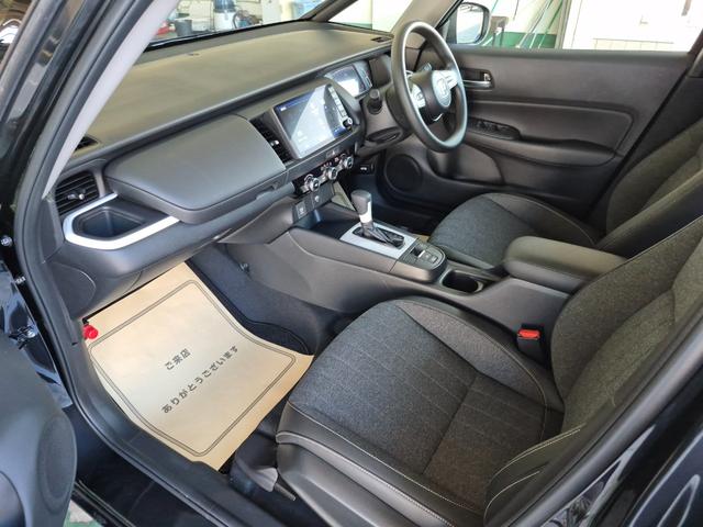 フィット ホーム　当社代車使用／メーカー純正メモリナビ（フルセグ／ＣＤ／ＤＶＤ／Ｂｌｕｅｔｏｏｔｈ／ＵＳＢ）／バックカメラ／ＬＥＤヘッドライト／コーナーセンサー／ブレーキホールド／ホンダセンシング（40枚目）