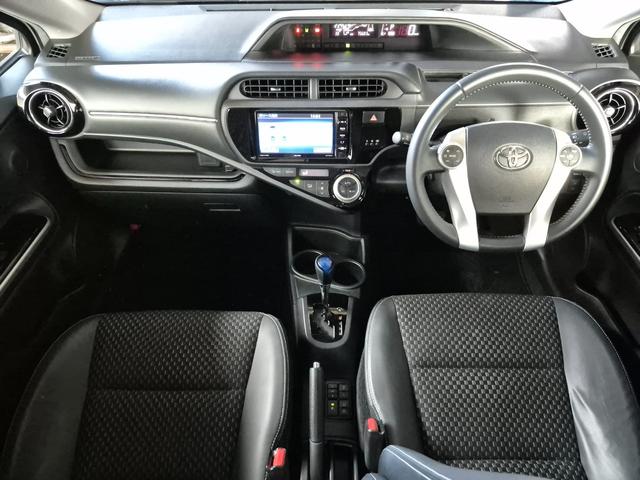 アクア Ｘ－アーバンソリッド　社外メモリナビ（フルセグ／ＣＤ／ＤＶＤ／Ｂｌｕｅｔｏｏｔｈ）／バックカメラ／コーナーポール／ビルトインＥＴＣ／シートヒーター／衝突被害軽減ブレーキ／ルーフレール（2枚目）