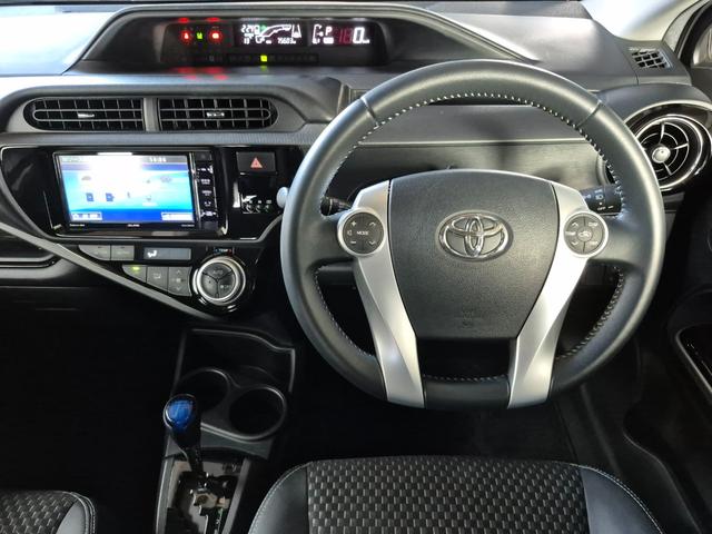 アクア Ｘ－アーバンソリッド　社外メモリナビ（フルセグ／ＣＤ／ＤＶＤ／Ｂｌｕｅｔｏｏｔｈ）／バックカメラ／コーナーポール／ビルトインＥＴＣ／シートヒーター／衝突被害軽減ブレーキ／ルーフレール（3枚目）