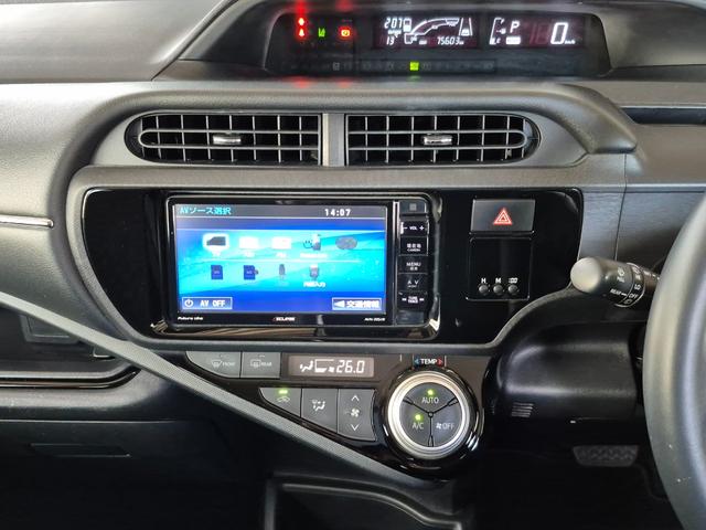 アクア Ｘ－アーバンソリッド　社外メモリナビ（フルセグ／ＣＤ／ＤＶＤ／Ｂｌｕｅｔｏｏｔｈ）／バックカメラ／コーナーポール／ビルトインＥＴＣ／シートヒーター／衝突被害軽減ブレーキ／ルーフレール（5枚目）