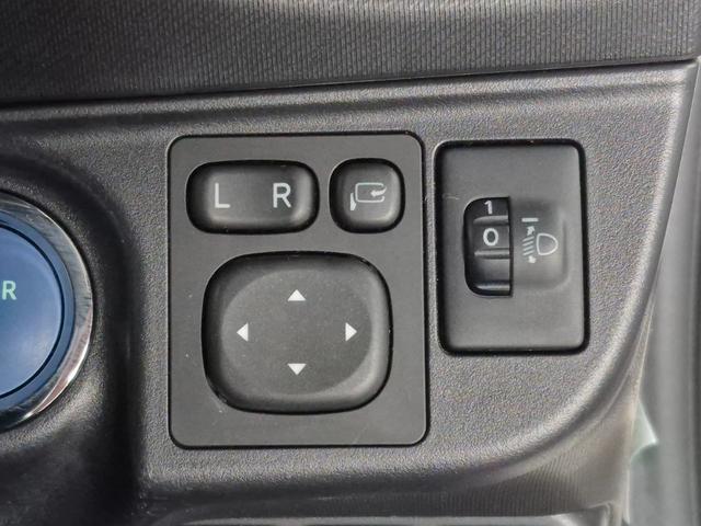 アクア Ｘ－アーバンソリッド　社外メモリナビ（フルセグ／ＣＤ／ＤＶＤ／Ｂｌｕｅｔｏｏｔｈ）／バックカメラ／コーナーポール／ビルトインＥＴＣ／シートヒーター／衝突被害軽減ブレーキ／ルーフレール（13枚目）