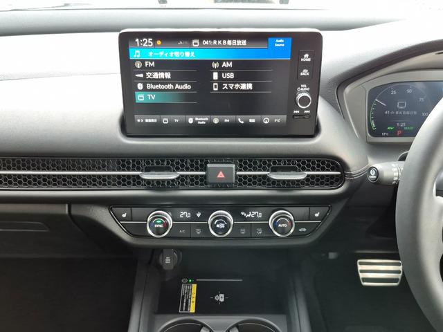 ＺＲ－Ｖ ｅ：ＨＥＶＺ特別仕様車ブラックスタイル　当社デモカー使用／メーカー純正メモリナビ（フルセグ／Ｂｌｕｅｔｏｏｔｈ／ＵＳＢ）／マルチビューカメラ／ＬＥＤヘッドライト／パワーバックドア／コーナーセンサー／ワイヤレスレス電／ビルトインＥＴＣ（5枚目）