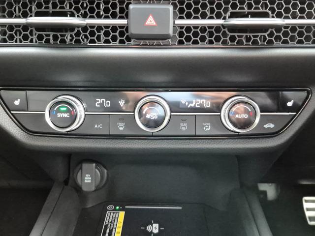 ＺＲ－Ｖ ｅ：ＨＥＶＺ特別仕様車ブラックスタイル　当社デモカー使用／メーカー純正メモリナビ（フルセグ／Ｂｌｕｅｔｏｏｔｈ／ＵＳＢ）／マルチビューカメラ／ＬＥＤヘッドライト／パワーバックドア／コーナーセンサー／ワイヤレスレス電／ビルトインＥＴＣ（8枚目）