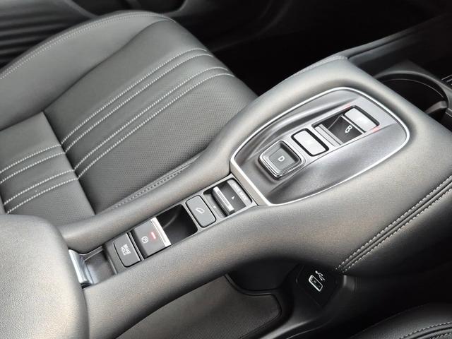 ＺＲ－Ｖ ｅ：ＨＥＶＺ特別仕様車ブラックスタイル　当社デモカー使用／メーカー純正メモリナビ（フルセグ／Ｂｌｕｅｔｏｏｔｈ／ＵＳＢ）／マルチビューカメラ／ＬＥＤヘッドライト／パワーバックドア／コーナーセンサー／ワイヤレスレス電／ビルトインＥＴＣ（10枚目）