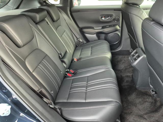 ＺＲ－Ｖ ｅ：ＨＥＶＺ特別仕様車ブラックスタイル　当社デモカー使用／メーカー純正メモリナビ（フルセグ／Ｂｌｕｅｔｏｏｔｈ／ＵＳＢ）／マルチビューカメラ／ＬＥＤヘッドライト／パワーバックドア／コーナーセンサー／ワイヤレスレス電／ビルトインＥＴＣ（32枚目）