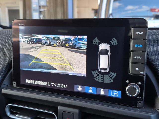 フリード エアーＥＸ　当社代車使用／純正９インチナビ（フルセグ／Ｂｌｕｅｔｏｏｔｈ／ＵＳＢ）／バックカメラ／コーナーセンサー／両側電動スライド／ホンダセンシング／シートヒーター／オートライト（7枚目）