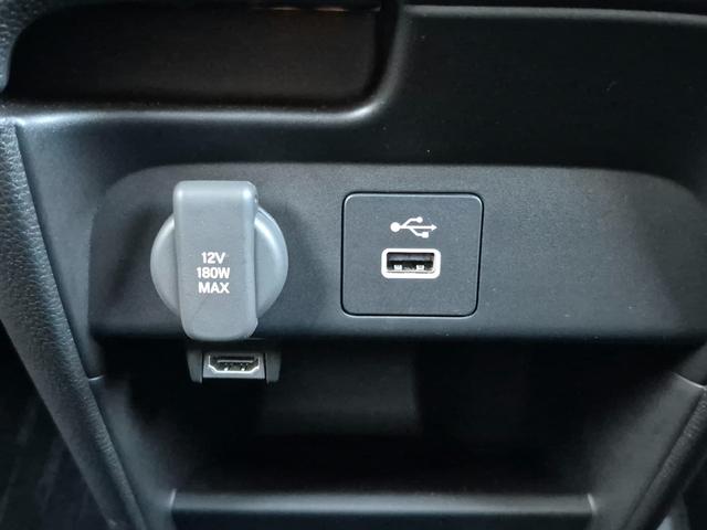フリード エアーＥＸ　当社代車使用／純正９インチナビ（フルセグ／Ｂｌｕｅｔｏｏｔｈ／ＵＳＢ）／バックカメラ／コーナーセンサー／両側電動スライド／ホンダセンシング／シートヒーター／オートライト（10枚目）