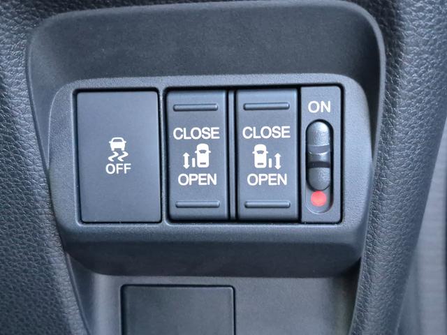 フリード エアーＥＸ　当社代車使用／純正９インチナビ（フルセグ／Ｂｌｕｅｔｏｏｔｈ／ＵＳＢ）／バックカメラ／コーナーセンサー／両側電動スライド／ホンダセンシング／シートヒーター／オートライト（15枚目）