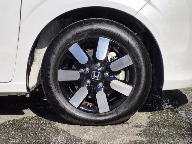 フリード エアーＥＸ　当社代車使用／純正９インチナビ（フルセグ／Ｂｌｕｅｔｏｏｔｈ／ＵＳＢ）／バックカメラ／コーナーセンサー／両側電動スライド／ホンダセンシング／シートヒーター／オートライト（19枚目）