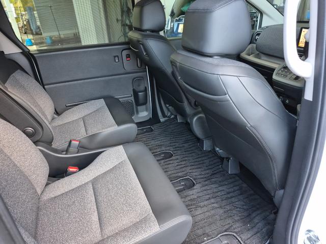 フリード エアーＥＸ　当社代車使用／純正９インチナビ（フルセグ／Ｂｌｕｅｔｏｏｔｈ／ＵＳＢ）／バックカメラ／コーナーセンサー／両側電動スライド／ホンダセンシング／シートヒーター／オートライト（29枚目）