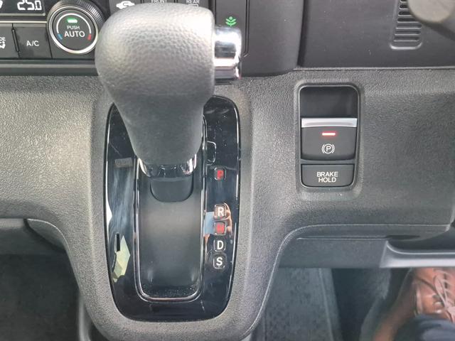 Ｎ－ＢＯＸカスタム ターボ　当社代車使用／純正メモリナビ（フルセグ／Ｂｌｕｅｔｏｏｔｈ／ＵＳＢ）／バックカメラ／コーナーセンサー／電動スライド／ＬＥＤライト／シートヒーター／レベライザー／ホンダセンシング（10枚目）
