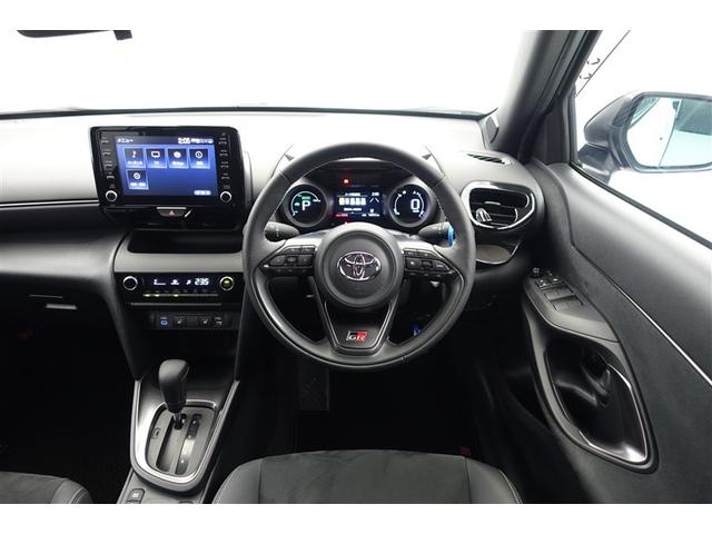 ヤリスクロス ハイブリッド GRスポーツ ワンオーナー車 100V電源 衝突軽減 オートクルーズコントロール LEDヘッド フルセグ Bカメラ キーレス スマートキー アイドリングストップ イモビライザー オートエアコン 横滑り防止装置(5枚目)