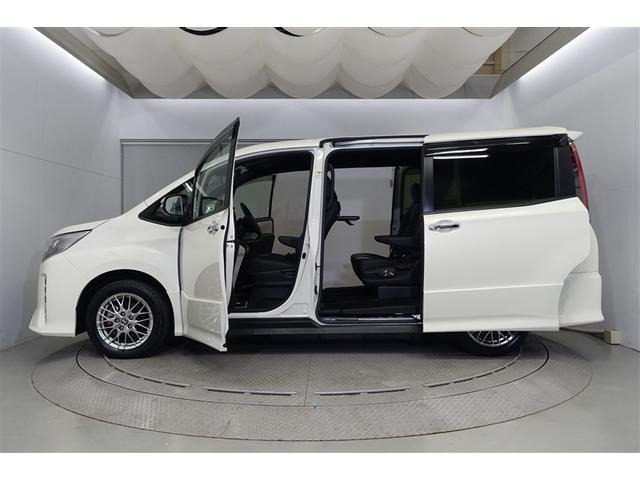 ノア ハイブリッドＳｉ　ダブルバイビーＩＩＩ　地デジ　バックモニター　両側ＰＳＤ　ＬＥＤ　ナビ＆ＴＶ　ＤＶＤ　横滑り防止装置　アルミホイール　スマキー　エアバッグ　クルコン　ＡＣ　３列シート　キーフリー　ＥＴＣ　メモリーナビ　イモビライザー（2枚目）