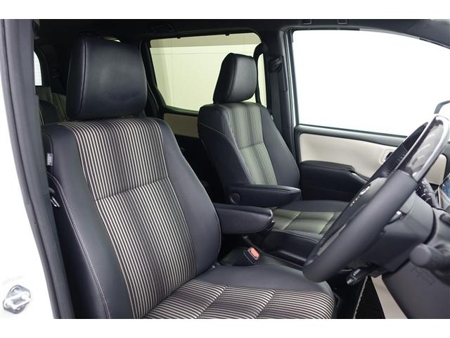 ノア ハイブリッドＳｉ　ダブルバイビーＩＩＩ　地デジ　バックモニター　両側ＰＳＤ　ＬＥＤ　ナビ＆ＴＶ　ＤＶＤ　横滑り防止装置　アルミホイール　スマキー　エアバッグ　クルコン　ＡＣ　３列シート　キーフリー　ＥＴＣ　メモリーナビ　イモビライザー（5枚目）