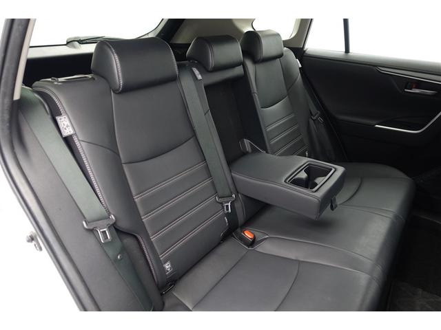 ＲＡＶ４ ハイブリッドＧ　衝突被害軽減装置　エアロ　ワンオーナ－　バックモニター　整備記録簿　地デジＴＶ　ＬＥＤヘッドライト　スマキー　電動シ－ト　ＡＷＤ　ＴＶナビ　パワステ　横滑り防止装置　クルコン　ＡＡＣ　エアバッグ　ＡＷ（8枚目）