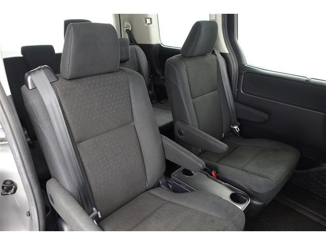 ノア ハイブリッドG Rカメラ スマートキー&プッシュスタート LEDへッドライト ウォークスルー 地デジ イモビライザー 記録簿有 Wエアコン パワーウインドウ アルミ クルコン エアバッグ 横滑り防止 DVD再生機能(6枚目)