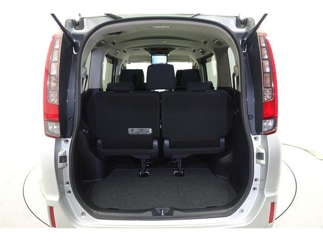 ノア ハイブリッドG Rカメラ スマートキー&プッシュスタート LEDへッドライト ウォークスルー 地デジ イモビライザー 記録簿有 Wエアコン パワーウインドウ アルミ クルコン エアバッグ 横滑り防止 DVD再生機能(8枚目)