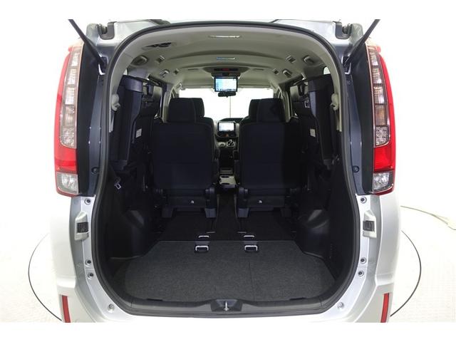 ノア ハイブリッドG Rカメラ スマートキー&プッシュスタート LEDへッドライト ウォークスルー 地デジ イモビライザー 記録簿有 Wエアコン パワーウインドウ アルミ クルコン エアバッグ 横滑り防止 DVD再生機能(9枚目)