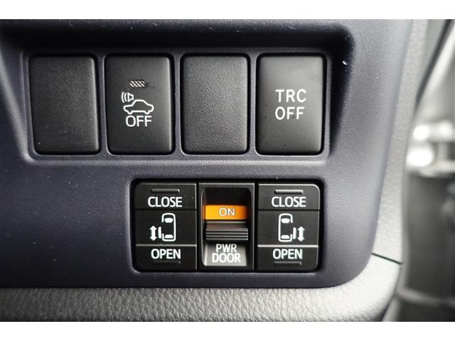 ノア ハイブリッドG Rカメラ スマートキー&プッシュスタート LEDへッドライト ウォークスルー 地デジ イモビライザー 記録簿有 Wエアコン パワーウインドウ アルミ クルコン エアバッグ 横滑り防止 DVD再生機能(30枚目)