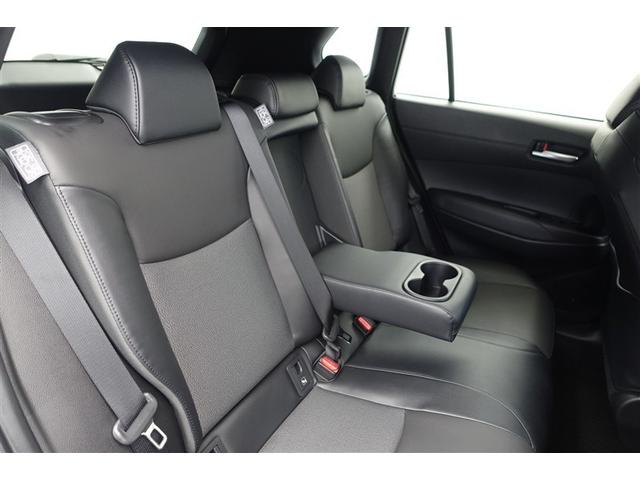 �Z�J���h�V�[�g�̃Z���^�[�ɂ̓A�[�����X�g��������܂��B�K�v�Ȃ����͒��ˏグ�ĉ��K�ȋ�Ԃ��I�@�������h���C�u���ꂽ�����͕I���|���Ȃ���̂�т�h���C�u�o���܂���