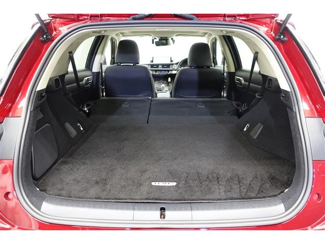 ＣＴ ＣＴ２００ｈ　バージョンＬ　ＤＶＤ再生可能　横滑り防止　リアカメラ　Ｐシート　ＡＡＣ　ナビＴＶ　本革　ＡＢＳ　サイドエアバック　クルーズＣ　ＡＷ　ミュージックプレイヤー接続可　イモビライザー　エアバッグ　ドラレコ　キーレス　ＰＳ（9枚目）