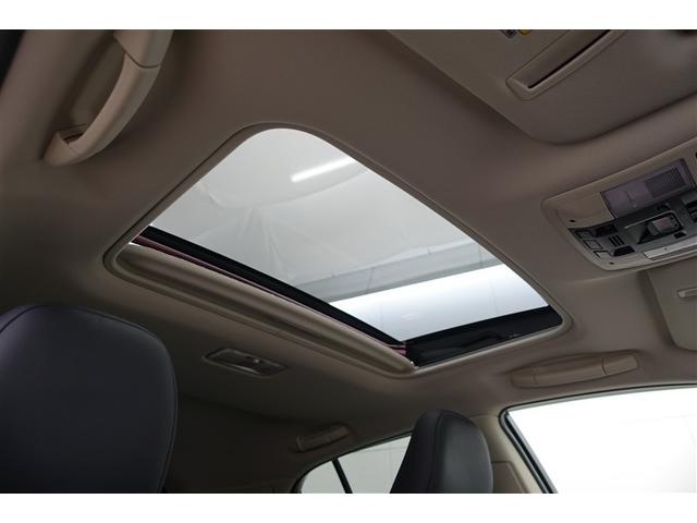 ＣＴ ＣＴ２００ｈ　バージョンＬ　ＤＶＤ再生可能　横滑り防止　リアカメラ　Ｐシート　ＡＡＣ　ナビＴＶ　本革　ＡＢＳ　サイドエアバック　クルーズＣ　ＡＷ　ミュージックプレイヤー接続可　イモビライザー　エアバッグ　ドラレコ　キーレス　ＰＳ（22枚目）