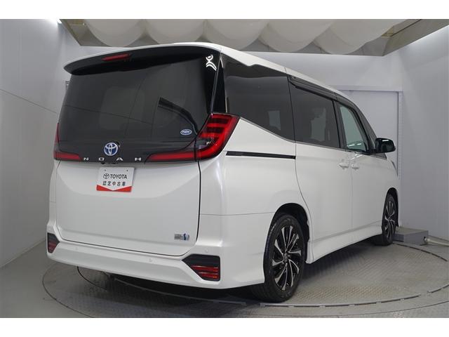 �o�b�N�h�A�͑傫����ɒ��ˏオ��܂��̂ŉו��̏o��������ȒP�ɏo���܂��B�J�̓��ɂ̓o�b�N�h�A���J�����ɂȂ��Ă���܂��恙