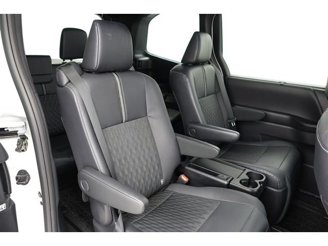 �Z�J���h�V�[�g�͂����̒ʂ�̍L�X��Ԃł���@�t�����g�V�[�g�ɕG���Ԃ��鎖���Ȃ��������������ƍ���܂��I�@���^�Ԃɂ͂Ȃ��������Ƃ����X�y�[�X�͂Ƃ��Ă����͂ł����