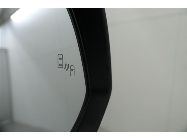 ���u���C���h�X�|�b�g���j�^�[�t���ł��A�ׂ̎Ԑ��𑖂�ԗ������[�_�[�Ō��m�A�h�A�~���[�ł͊m�F���ɂ����㑤���G���A�̎ԗ������m�点�������܂��B