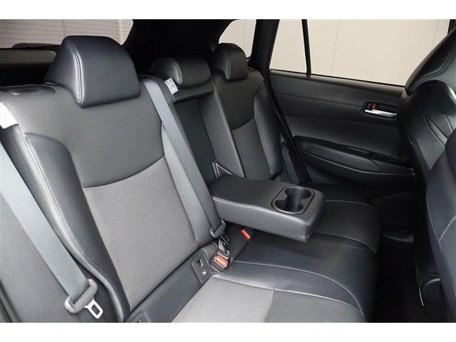 �Z�J���h�V�[�g�̃Z���^�[�ɂ̓A�[�����X�g��������܂��B�K�v�Ȃ����͒��ˏグ�ĉ��K�ȋ�Ԃ��I�@�������h���C�u���ꂽ�����͕I���|���Ȃ���̂�т�h���C�u�o���܂���