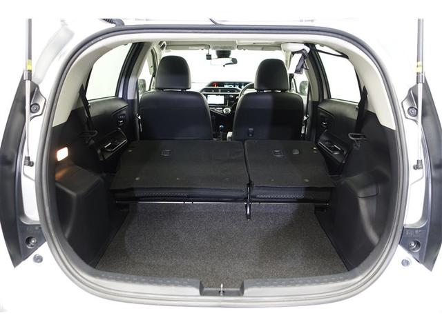 アクア Ｘ－アーバン　キーフリーシステム　横滑り防止システム　Ａストップ　衝突軽減ブレーキ　ＤＶＤ再生可　パワステ　フルセグＴＶ　スマートキ－　デュアルエアバック　運転席エアバッグ　ナビＴＶ　ＥＴＣ車載器　ドラレコ　ＡＢＳ（8枚目）