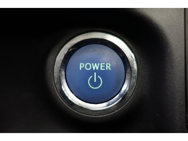 アクア Ｘ－アーバン　キーフリーシステム　横滑り防止システム　Ａストップ　衝突軽減ブレーキ　ＤＶＤ再生可　パワステ　フルセグＴＶ　スマートキ－　デュアルエアバック　運転席エアバッグ　ナビＴＶ　ＥＴＣ車載器　ドラレコ　ＡＢＳ（9枚目）