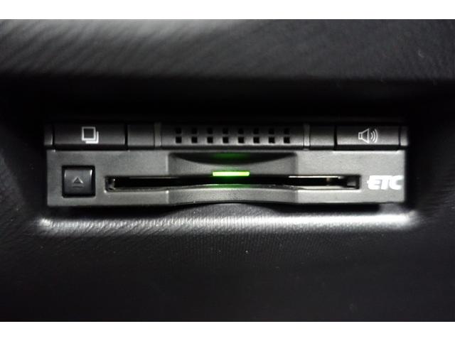 アクア Ｘ－アーバン　キーフリーシステム　横滑り防止システム　Ａストップ　衝突軽減ブレーキ　ＤＶＤ再生可　パワステ　フルセグＴＶ　スマートキ－　デュアルエアバック　運転席エアバッグ　ナビＴＶ　ＥＴＣ車載器　ドラレコ　ＡＢＳ（16枚目）